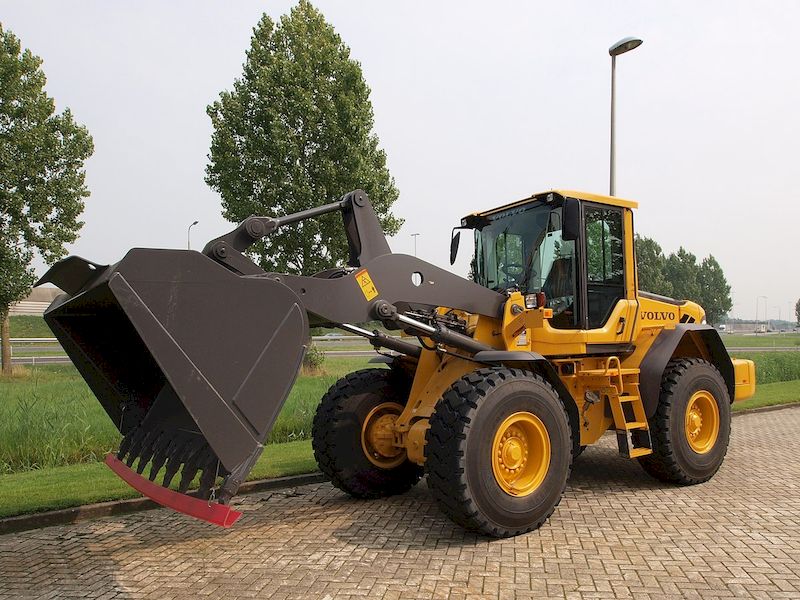 Аренда фронтального погрузчика Volvo L90F